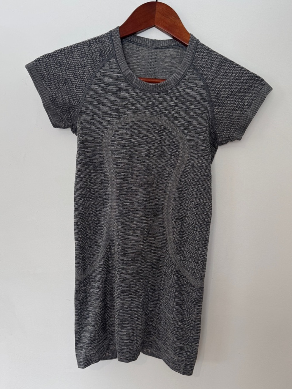 Lululemon Grey Athletic Tee | Fitted Workout Top | Size S